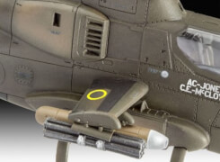 REVELL 04956 Modellbausatz Bell AH-1G Cobra 1:72, ab 12 Jahre
